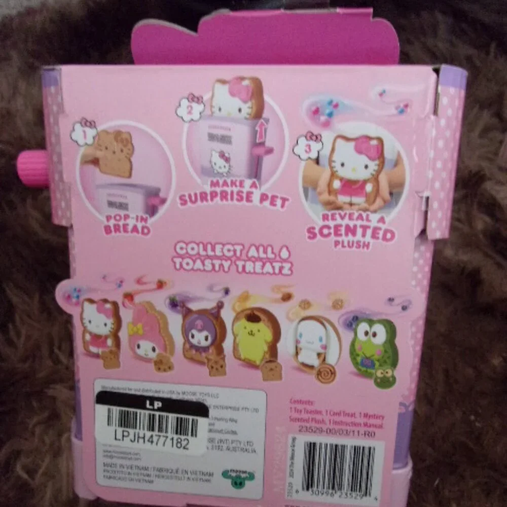 Cookeez Makery Hello Kitty and Friends Toasty Treatz Toaster | Squishy, Scented